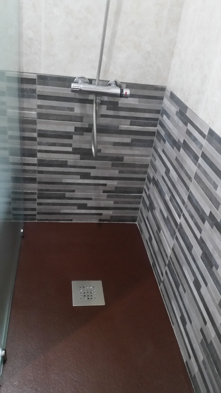 www.costaalquiler.com - ducha con grifo termostático y mampara del apartamento de Torrevieja en alquiler
